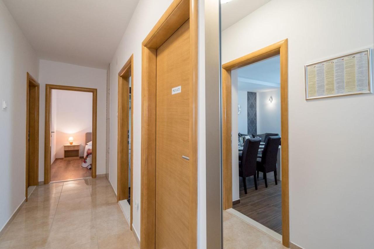 Apartment Anteo Free Parking スプリト エクステリア 写真